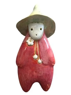 Статуэтка ручной работы «Шляпник», розовый, керамика