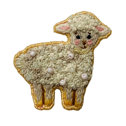 Брошь с ручной вышивкой «Барашек», светло-серая, фото 1.
