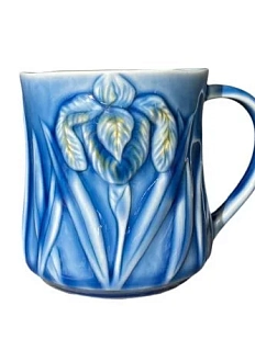 Кружка ручной работы Керамика Александры Пылиной «Ирис» синяя, фарфор, 320 мл