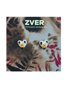 Серьги-гвоздики ручной работы Звер «Сердечко с жёлтым цветочком», белые, керамика