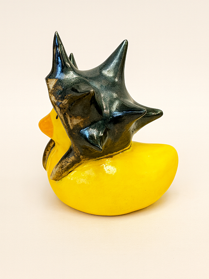 Керамическая фигурка Уточка в шляпе с рожками, фото 2.