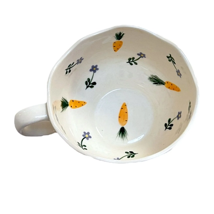 Чашка для чая ручной работы Slowday Ceramics в сиреневый цветочек и морковку «Винтаж», белая, полуфарфор, 600 мл, фото 3.