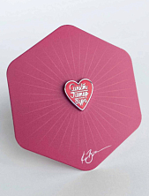 Значок в виде сердца «Санкт-Петербург», розовый