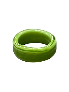 Кольцо Керко стеклянное салатовое непрозрачное