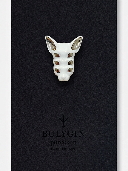 Брошь ручной работы Bulygin «Кошка 6 глаз», бело-серебристая, фарфор, фото 3.