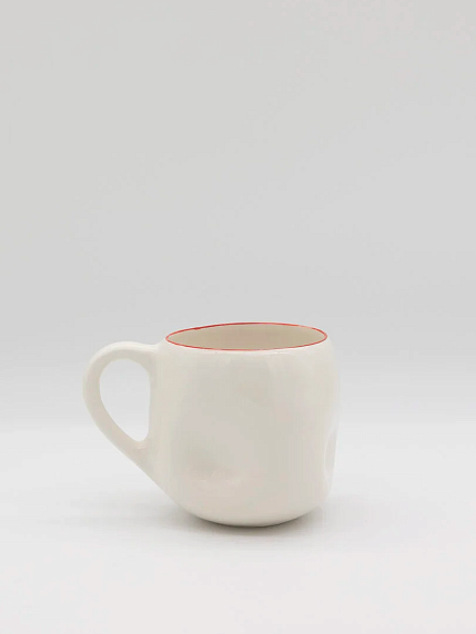 Кружка ручной работы мятая Hands in clay «Та, кто делает пожары», белая, керамика, 400 мл, фото 2.