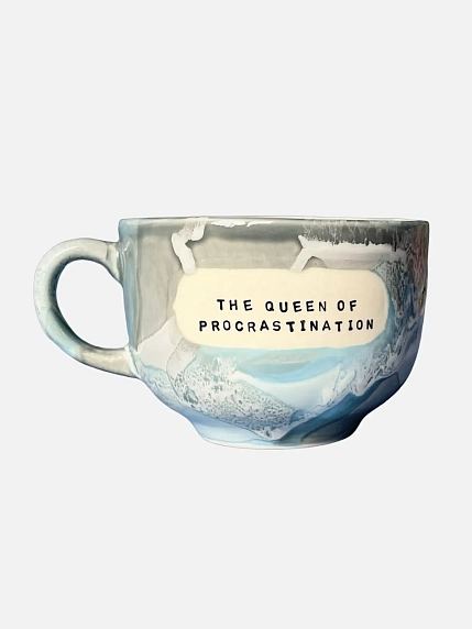 Подарочный набор с кружкой «The Queen of procrastination» и солёной карамелью, фото 2.
