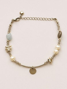 Браслет с камнями и монеткой