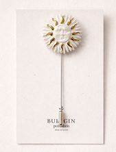 Брошь ручной работы Фарфор Булыгина «Солнце», бело-золотистая