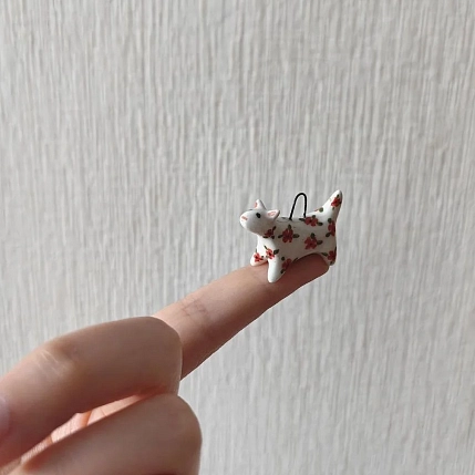 Подвеска ручной работы Боттери керамика «‎Котик»‎ роспись в красный цветочек, керамика, фото 5.