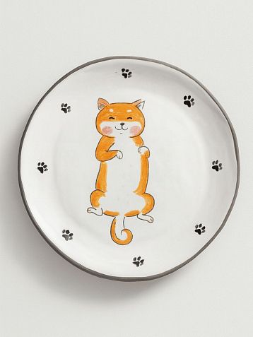 Тарелка ручной работы Ким керамика с бортиком Сиба-ину с лапками, белая, 21 см, фото 1.