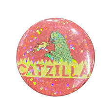 Закатной значок «Catzilla», металл, 35 мм