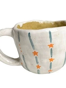 Кружка ручной работы со звездочками и полосками