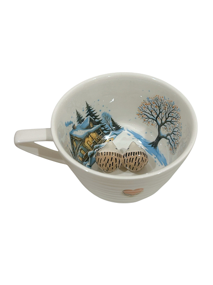 Чашка для чая ручной работы с фигуркой внутри Влюбленные ёжики, красная, фарфор, 250 мл, фото 2.