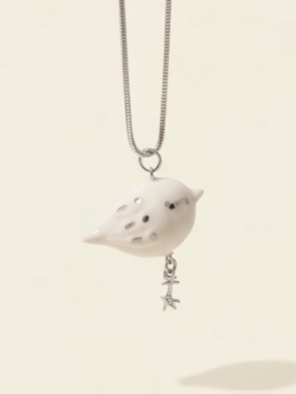 Подвеска ручной работы РУКИ В ГЛИНЕ с птичкой, серебристая, фарфор, фото 1.