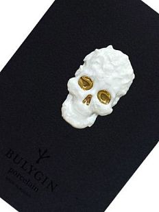 Брошь ручной работы Bulygin «Череп» малая, фарфор, бело-золотистая