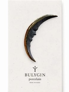 Брошь ручной работы Фарфор Булыгина «Месяц», чёрно-серебристая