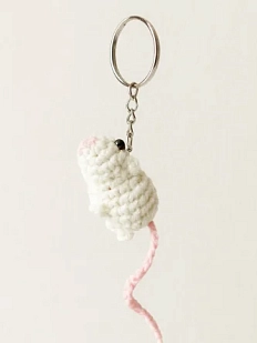 Вязаный брелок «Крыса», белый