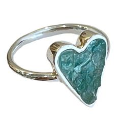 Кольцо ручной работы «Сердце», голубое, апатит, нейзильбер