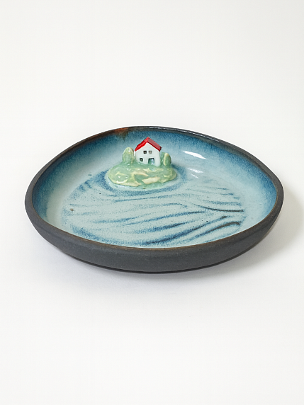 Тарелка с фигуркой внутри Голубое море, чёрная, керамика, 14 см, фото 3.