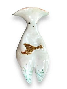 Статуэтка ручной работы «Грибочек» с балалайкой, керамика, белый с розовой шлапкой