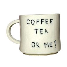 Кружка ручной работы с надписью «Coffee, tea or me?», керамика, 250 мл