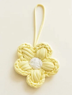 Вязаный обвес «Цветок», светло-жёлтый, 10 см