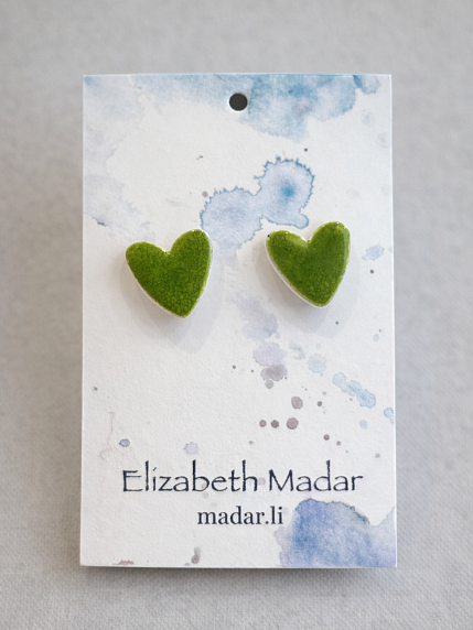 Серёжки-гвоздики Elizabeth Madar Сердечки, керамика, зелёные, фото 1.