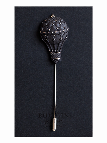 Брошь ручной рабриы Bulygin «Аэростат», фарфор, чёрно-серебристая, фото 1.
