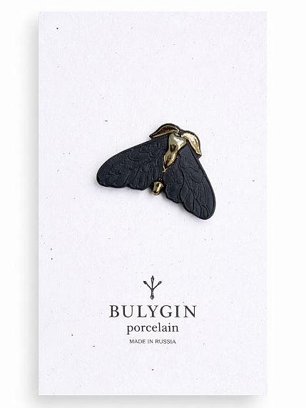Брошь ручной работы Bulygin «Моль», фарфор, чёрно-серебристая, фото 1.
