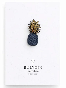Брошь ручной работы Фарфор Булыгина «Ананас», чёрно-золотистая