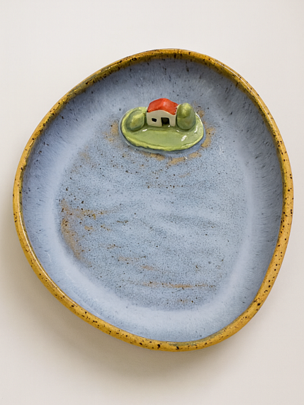 Тарелка с фигуркой внутри Голубое море, бежевая в крапинку, керамика, 14 см, фото 3.