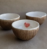 Пиала ручной работы Катя Вебер "Кокос" с красным сердечком внутри, керамика, 250 мл, превью фото 2