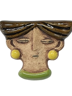 Брошь керамическая ручной работы «Девушка с серьгами», коричневая