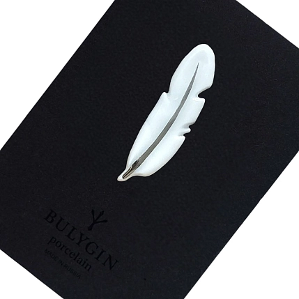 Брошь ручной работы Фарфор Булыгина «Перо», бело-серебристая, фото 3.