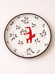 Тарелка ручной работы Ким керамика с бортиком Лис с черникой, белая, 17 см