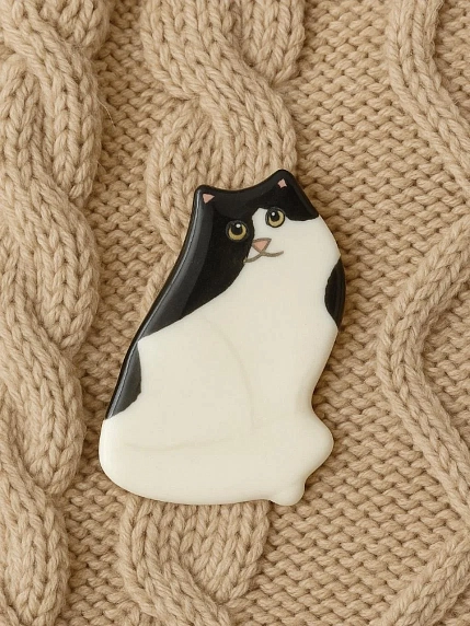 Брошь ручной работы Екатерина Юдо «Чёрно-белый кот», керамика, фото 3.