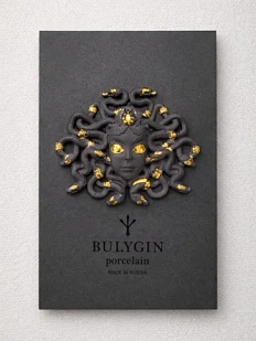 Брошь ручной работы Фарфор Булыгина «Медуза Горгона», черно-золотистая