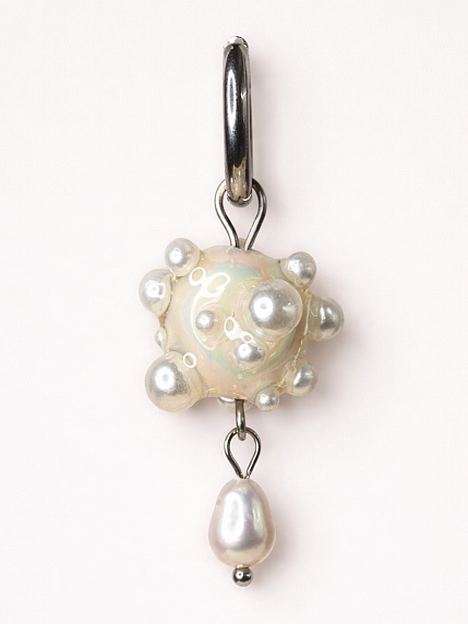 Моносерьга ручной работы Pet Polly Pocket «Пузыри с жемчужинкой», бежевая, полимерная глина, фото 1.