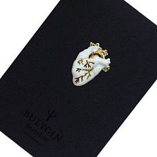 Брошь ручной работы Bulygin «Сердце», фарфор, бело-золотистая