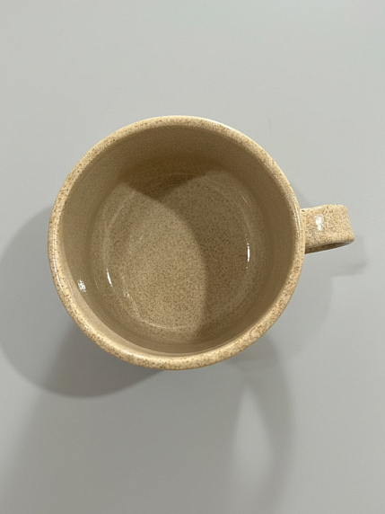 Кружка ручной работы с надписью «Coffee and books», бежевая, керамика, 350 мл, фото 4.