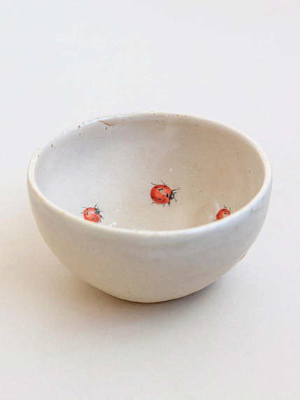 Пиала ручной работы с черепами, светло-бежевая, 9 см, фото 4.