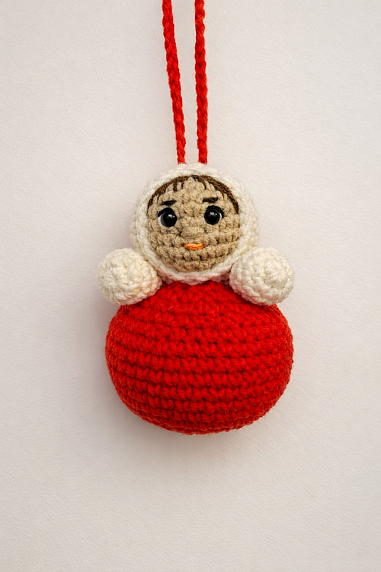 Вязаный брелок «Неваляшка», фото 1.