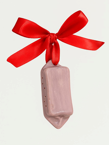 Ёлочная игрушка конфета в горошек сиренево-красная, белая керамика, фото 2.