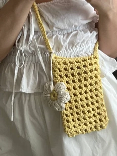 Сумка для телефона вязаная, жёлтая