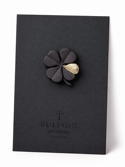 Брошь ручной работы Bulygin «Клевер», фарфор, чёрно-серебристая, фото 2.