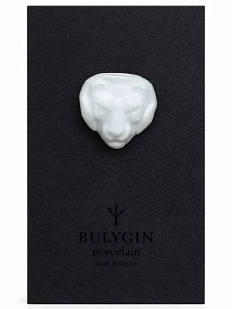 Брошь ручной работы Фарфор Булыгина «Львица», белая