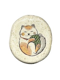 Брошь керамическая «Котик с клубком шерсти»