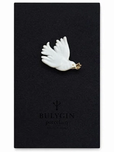 Брошь ручной работы Фарфор Булыгина «Голубка Пикассо», бело-золотистая