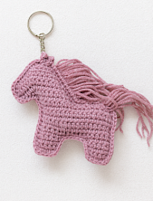 Вязаный брелок «Лошадка», сиреневый